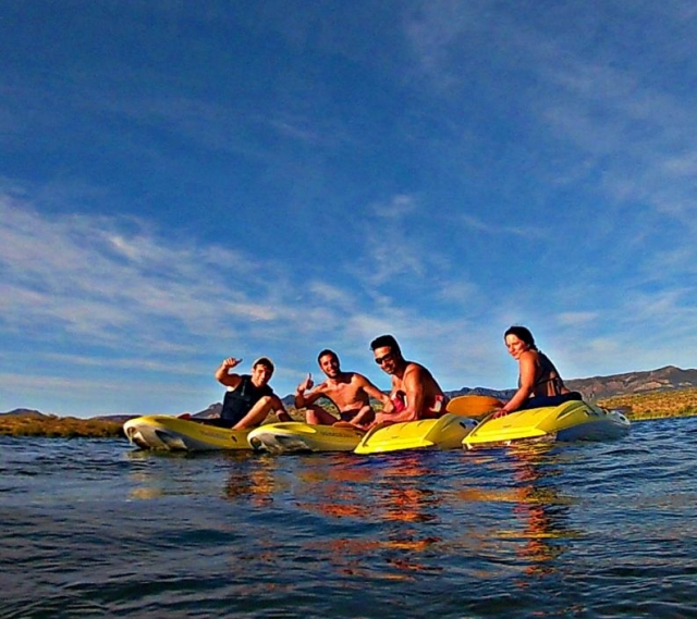  enjoy the summer with friends 